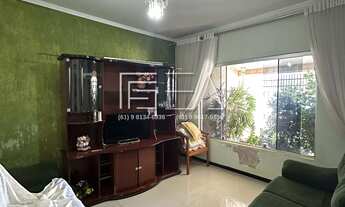 Imagem 4: Casa Ampla com 4 Quartos e Suíte – Conforto e Espaço para Sua Família!