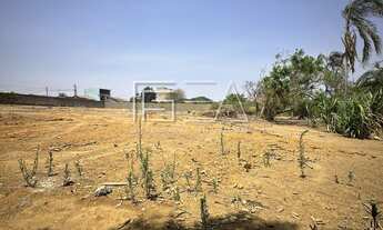 Imagem 3: Terreno Amplo à Venda: Oportunidade Imperdível para Construir Seu Projeto!