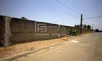 Imagem 2: Terreno Amplo à Venda: Oportunidade Imperdível para Construir Seu Projeto!