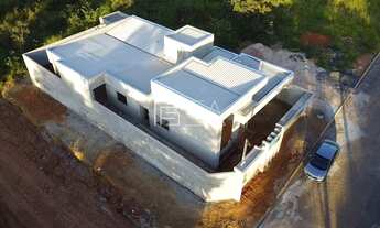 Imagem 3: Casa Moderna com 3 Quartos, sendo 2 suítes. Piscina aquecida e com hidromassagem