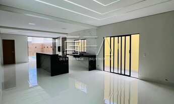 Imagem 4: Casa 3 Quartos com Suíte e Piscina Aquecida em Condomínio Exclusivo!