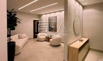 Imagem 2: Encanto Vintage com Toque Moderno: Residência Exclusiva com Piscina em Localização Privile