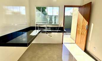 Imagem 2: CASA À VENDA - 02 QUARTOS SENDO 01 SUÍTE COM QUINTAL AMPLO