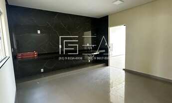 Imagem 5: Espaçosa Casa de 3 Quartos, 2 Suítes e Cobertura Panorâmica para Deslumbrante Vista da Cid