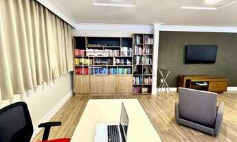 Imagem 3: CASA COM 5 SUÍTES À VENDA EM LOCALIZAÇÃO PRIVILEGIADA!