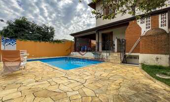 Imagem: Casa à venda com 4 dormitórios e 4 suítes