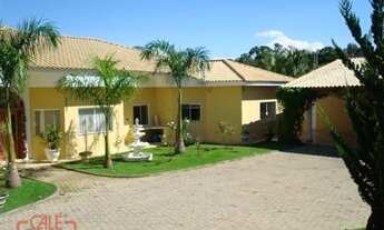 Imagem 2: Magnífica Chácara de Alto Padrão com Vista para Lago no Condomínio Mosteiro de Itaici – In