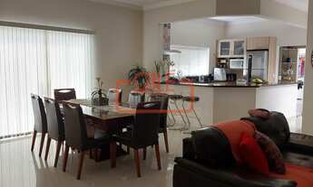 Imagem 3: Casa de Alto Padrão com 4 Suítes e Piscina no Residencial Sol DIcarai em Salto - SP