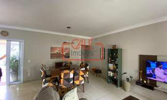 Imagem 3: Sobrado Espetacular com 3 Dorms (2 Suítes) e Piscina em Localização Privilegiada de Indaia