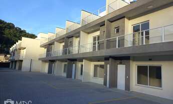 Imagem 2: Casa Triplex, 2 suíte, 1 banheiros, 1 vaga na garagem, 85M² de Área Construída, 113M² de Á