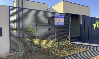 Imagem: Casa à venda no bairro Vival dos Ipês