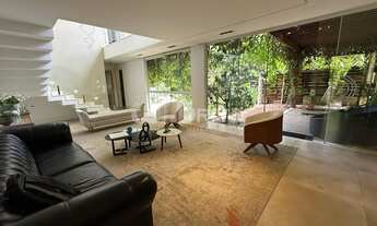 Imagem 2: LOCAÇÃO: Mansão de Luxo no Alphaville 2 – 600m², 4 Suítes, Área Gourmet e Lazer Completo