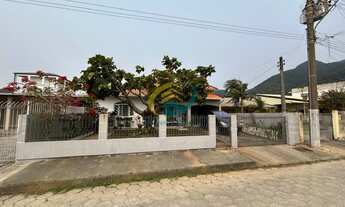 Imagem: Casa na Praia de Fora - 03 Dormitórios