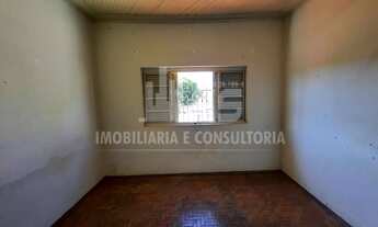 Imagem 7: Casa Padrão, 3 dormitórios, 1 suítes, 2 banheiro, 2 vagas na garagem, 200M² de Área Constr