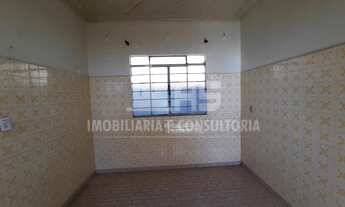 Imagem 5: Casa Padrão, 3 dormitórios, 1 suítes, 2 banheiro, 2 vagas na garagem, 200M² de Área Constr