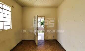 Imagem 3: Casa Padrão, 3 dormitórios, 1 suítes, 2 banheiro, 2 vagas na garagem, 200M² de Área Constr