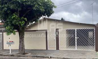 Imagem: Casa à venda no bairro Núcleo Habitacional
