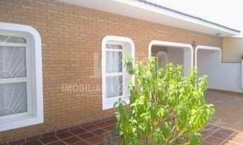 Imagem 2: Casa a venda com 03 quartos sendo 01 suíte