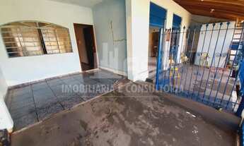 Imagem: Casa a venda com 2 quartos sendo 1 suíte