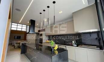 Imagem 3: Casa a venda com 03 quartos sendo todos suítes, no condomínio Village Damha