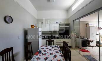 Imagem 6: Casa Padrão, 2 dormitórios, 1 suítes, 2 banheiro, 2 vagas na garagem, 125M² de Área Constr