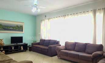 Imagem: Casa a venda com 3 quartos sendo 1 suíte