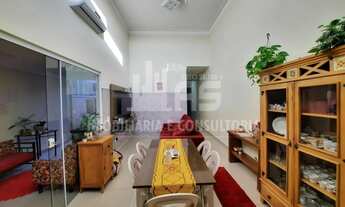 Imagem 5: Casa Padrão, 3 dormitórios, 1 suítes, 2 banheiro, 4 vagas na garagem, 180M² de Área Constr