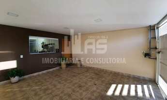 Imagem 2: Casa Padrão, 3 dormitórios, 1 suítes, 2 banheiro, 4 vagas na garagem, 180M² de Área Constr