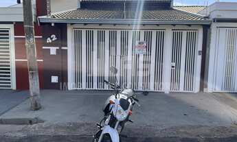 Imagem: Casa a venda com 03 quartos sendo 01 suíte