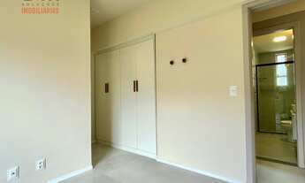 Imagem 6: Apartamento de 3/4 revertido para 4 quartos, todo reformado, com armários para locação no