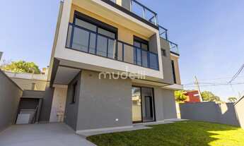 Imagem: Sobrado no bairro Pilarzinho em Curitiba