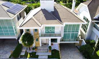 Imagem 4: Sobrado Alto Padrão em condomínio