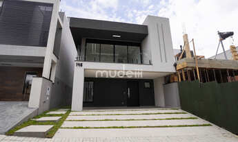 Imagem: Sobrado em Condomínio no bairro Santa Cândida