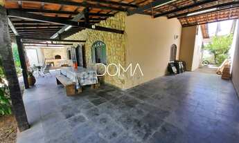 Imagem 7: Casa independente com piscina e amplo quintal gramado!