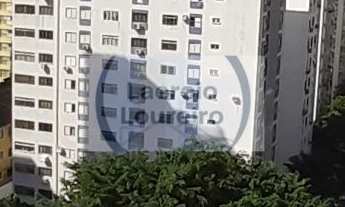 Imagem: 3 suítes com sacada e vista da praia