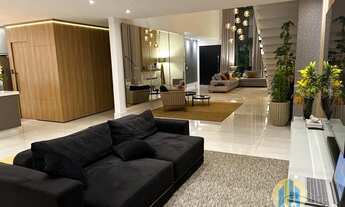 Imagem 2: Casa Maravilhosa, 4 dormitórios, 4 suíte, 4 vagas na garagem, 350M² de Área Construída, 45