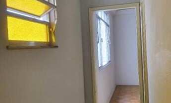 Imagem 2: Apartamento 2 Quartos na Quadra da Praia de Icaraí – 90m², Sol da Manhã e 1 Vaga!