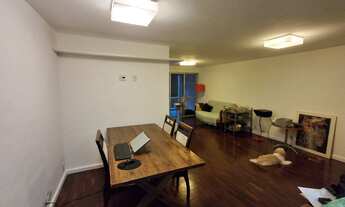 Imagem 2: Amplo Apartamento Reformado com Suíte, Closet e Varandão no Ingá – Localização Privilegiad