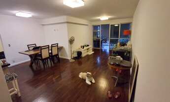 Imagem 6: Amplo Apartamento Reformado com Suíte, Closet e Varandão no Ingá – Localização Privilegiad