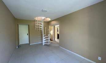 Imagem 2: Cobertura à venda em Niterói-RJ, bairro Icaraí: 2 quartos, 1 suíte, 1 sala, 2 banheiros, 1