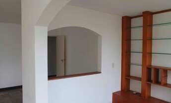 Imagem 4: Amplo e Silencioso Apartamento com 172m² no Ingá – Prédio Clássico e Bem Cuidado