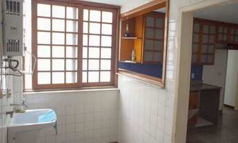 Imagem 6: Amplo e Silencioso Apartamento com 172m² no Ingá – Prédio Clássico e Bem Cuidado