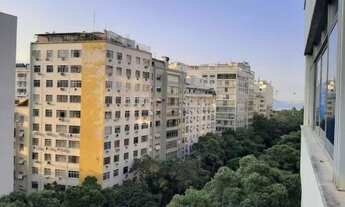 Imagem 2: Amplo Apartamento com 4 Quartos e 2 Vagas no Coração do Flamengo!