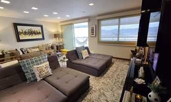 Imagem 5: Exclusividade e Conforto em Andar Alto com 4 Vagas e Varandão com Vista para o MAC!