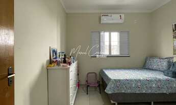 Imagem 6: Linda casa à venda com 3 quartos, sendo 1 suíte, bem localizada no bairro Regissol I