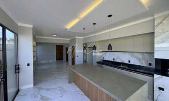 Imagem 7: Linda casa à venda com 3 quartos, sendo 1 tipo apartamento com closet, cozinha Gourmet e