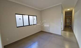 Imagem 4: Linda casa à venda com 2 quartos, sendo 1 suíte com porta balcão, garagem para 2 carros e