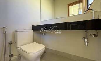 Imagem 4: Belíssima casa à venda com 3 suítes, sendo 1 suíte máster com closet, piscina e com 166,00