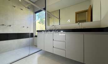 Imagem 7: Belíssima casa à venda com 3 suítes, sendo 1 suíte máster com closet, piscina e com 166,00