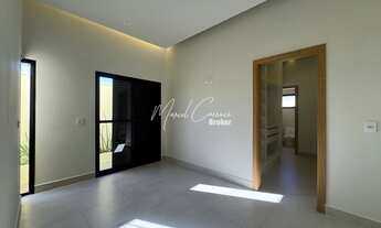 Imagem 5: Belíssima casa à venda com 3 suítes, sendo 1 suíte máster com closet, piscina e com 166,00